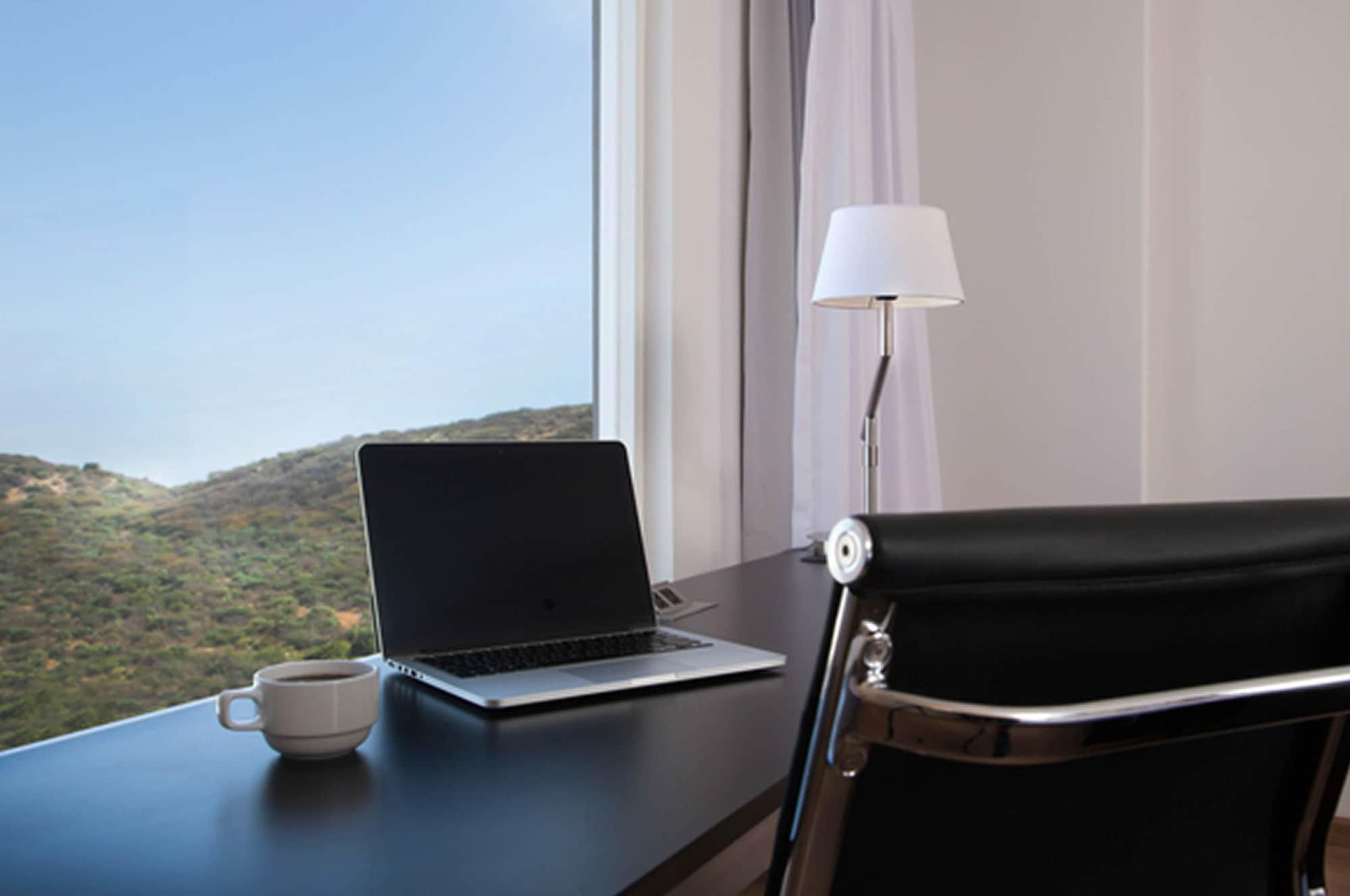 Fiesta Inn Toluca Centro Екстериор снимка