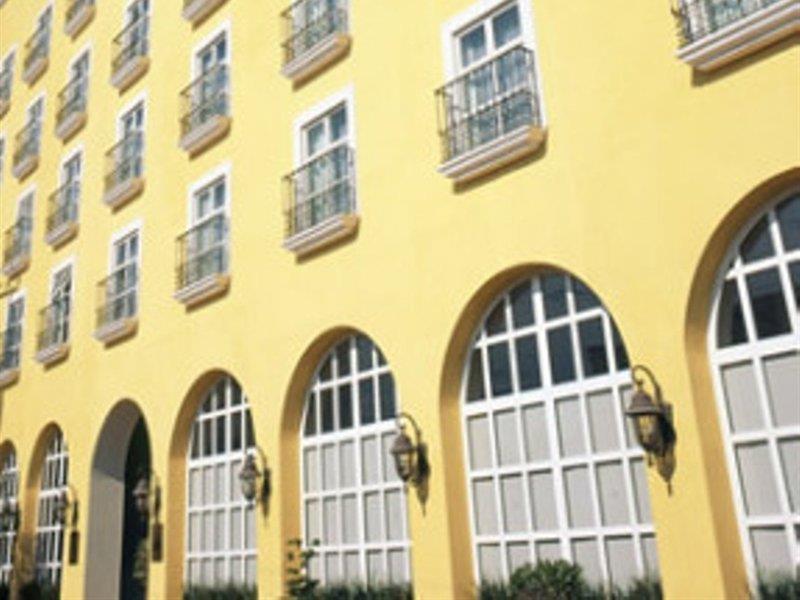 Fiesta Inn Toluca Centro Екстериор снимка