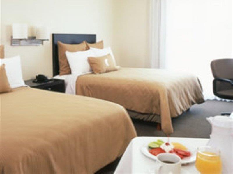 Fiesta Inn Toluca Centro Екстериор снимка