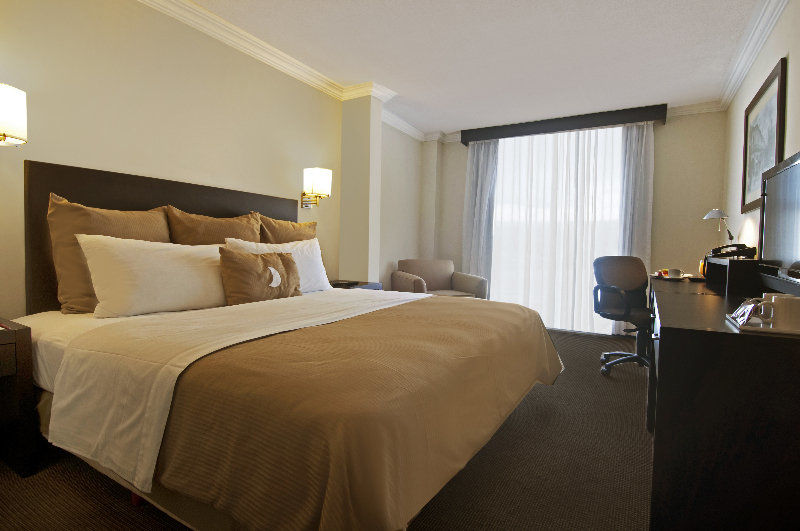 Fiesta Inn Toluca Centro Екстериор снимка