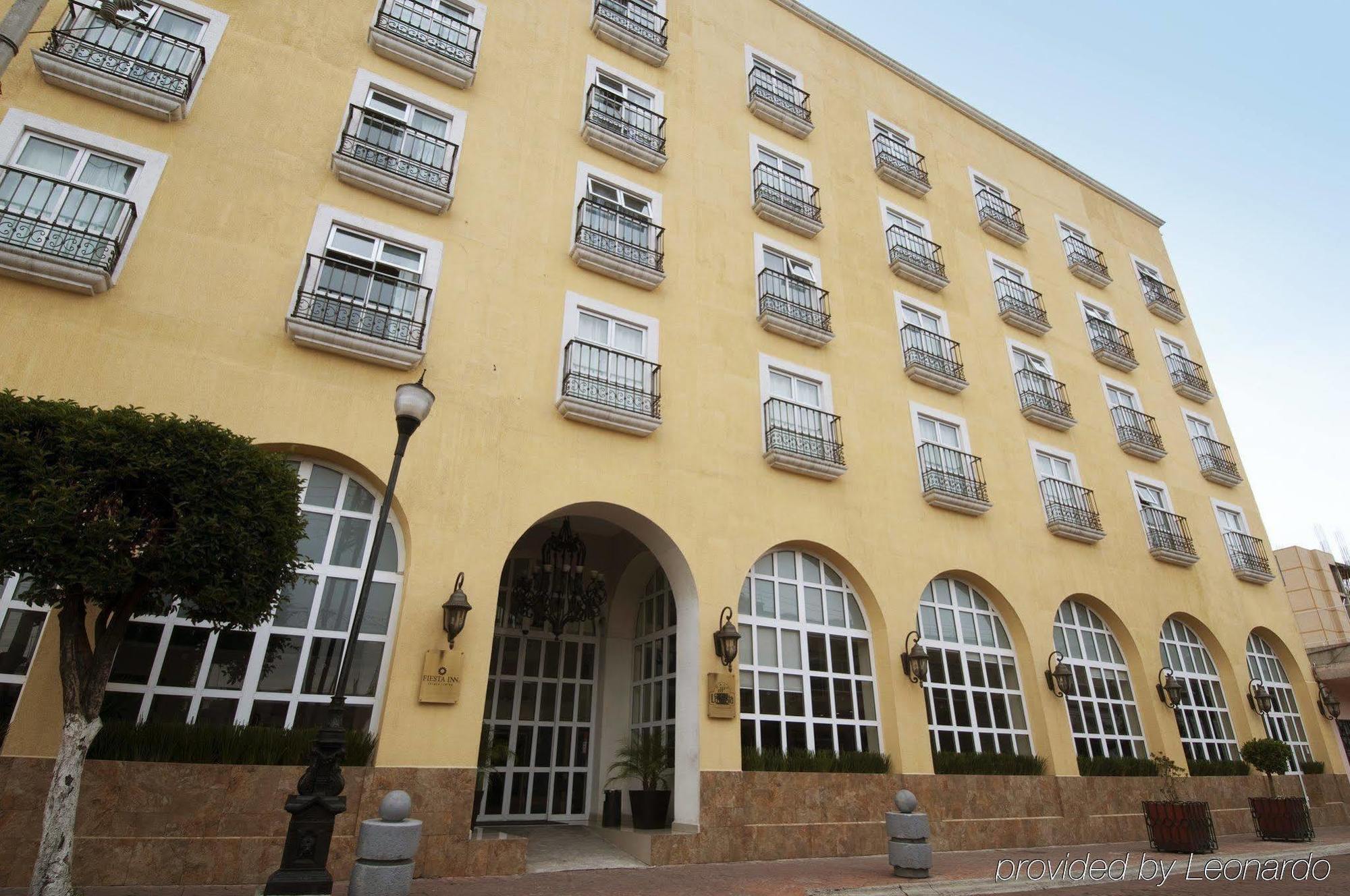 Fiesta Inn Toluca Centro Екстериор снимка