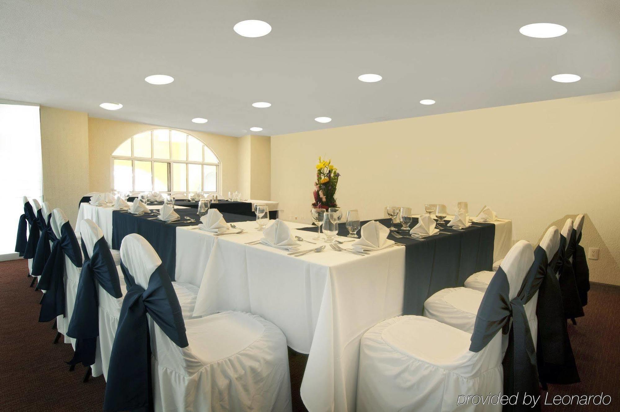 Fiesta Inn Toluca Centro Бизнес снимка